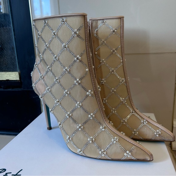 NEW Betsey Johnson Larkk Nude 4” Heel Ankle Booties Crystal Holiday Party Sz 10 - Picture 11 of 11
